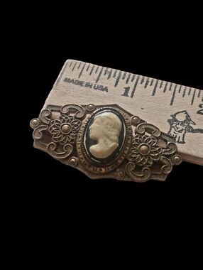 Vintage Mid-Century Filigree Faux Cameo Brooch